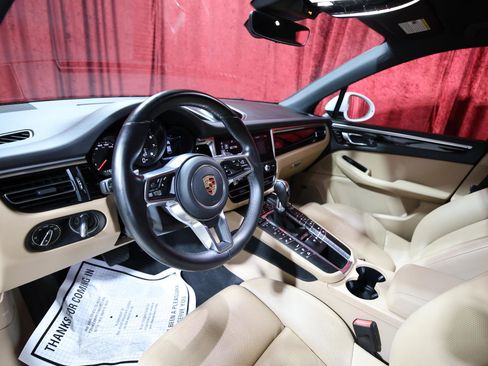 Used 2019 Porsche Macan AWD/4WD image 12