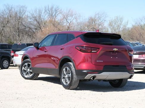Used 2025 Chevrolet Blazer LT image 3