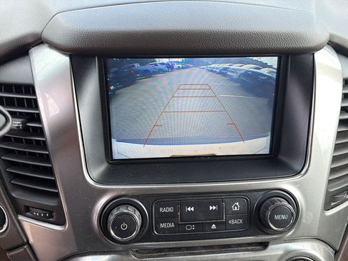 Used 2019 Chevrolet Suburban LT RWD image 10