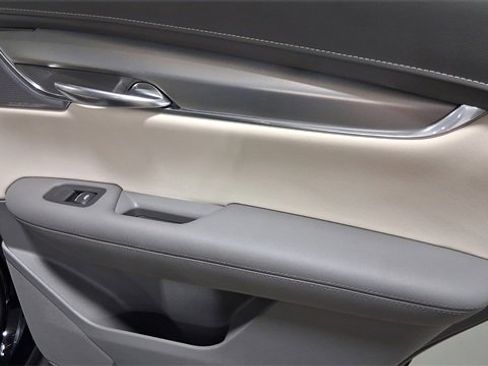 Used 2021 Cadillac XT5 Premium Luxury image 17