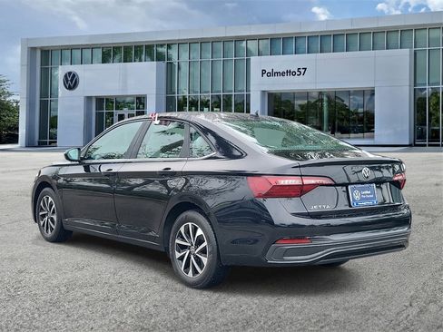 Certified 2022 Volkswagen Jetta S image 6