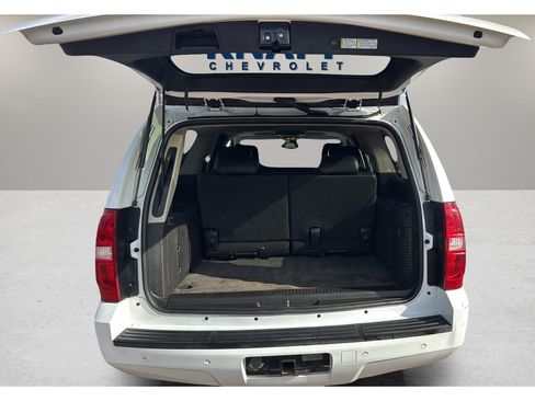 Used 2008 Chevrolet Suburban LT AWD/4WD image 13