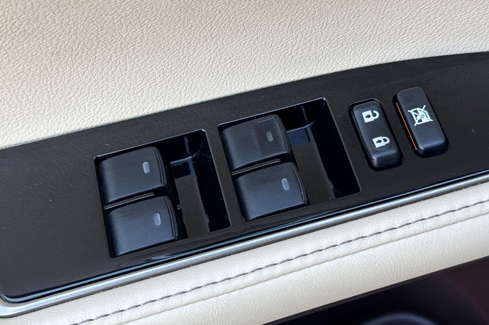 Used 2016 Lexus ES 350 w/ Luxury Package w/Wood Trim FWD image 8