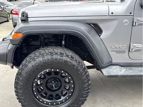 Used 2018 Jeep Wrangler Unlimited Sport S AWD/4WD image 43