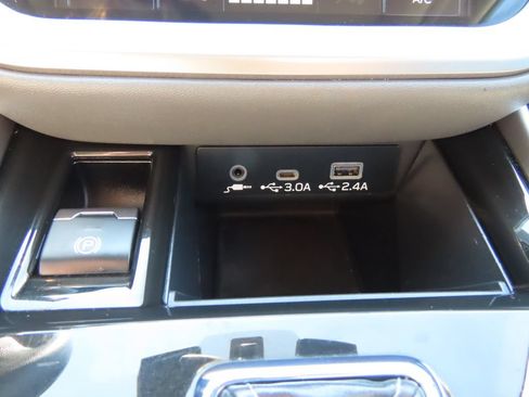 Used 2025 Subaru Outback Onyx Edition AWD/4WD image 50