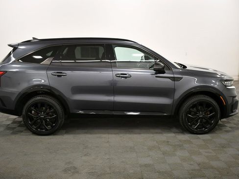 Certified 2023 Kia Sorento SX image 9