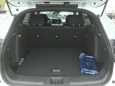 New 2026 Chevrolet Trax RS w/ Sunroof Package FWD image 15