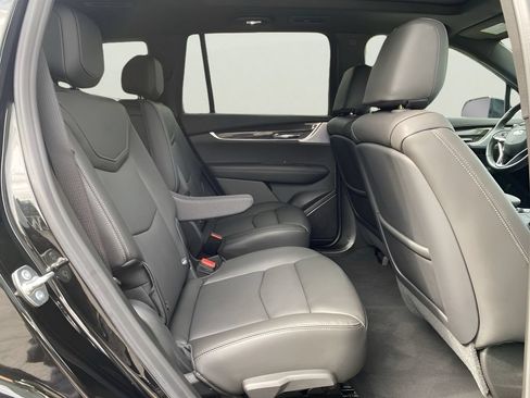 Certified 2025 Cadillac XT6 Sport w/ LPO, Floor Liner Package AWD/4WD image 18
