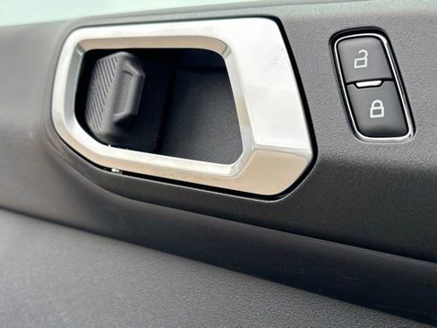 New 2025 Ford Bronco Badlands image 14