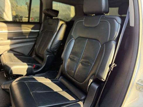 Used 2021 Jeep Grand Cherokee L Limited image 4