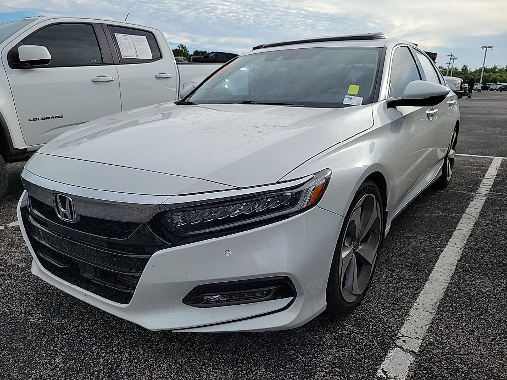 Used 2018 Honda Accord Touring image 3