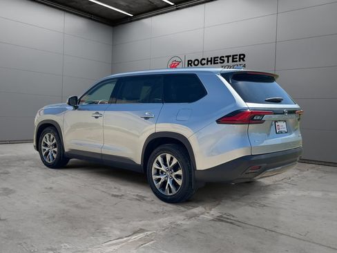 Certified 2024 Toyota Grand Highlander AWD image 3