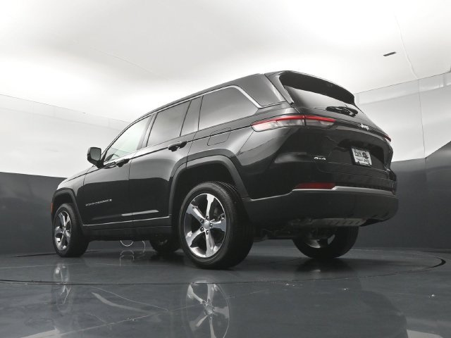 New 2026 Jeep Grand Cherokee Limited w/ Luxury Tech Group II AWD/4WD image 22