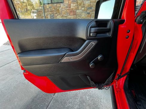 Used 2013 Jeep Wrangler Unlimited Sport w/ Connectivity Group AWD/4WD image 9