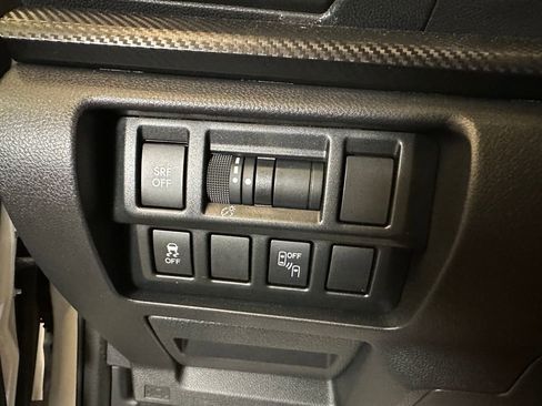 Used 2019 Subaru Crosstrek 2.0i Premium w/ Eyesight System AWD/4WD image 18