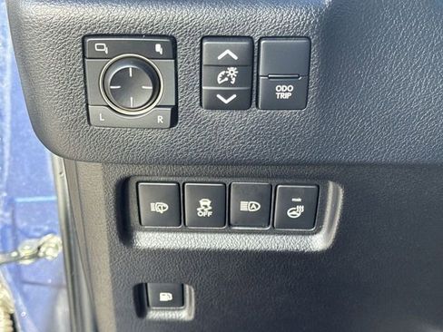 Used 2023 Lexus GX 460 Premium image 17