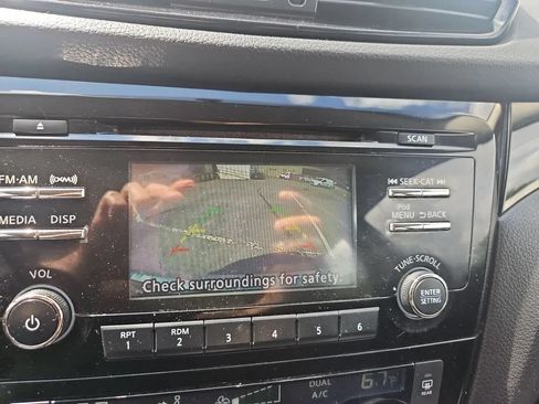 Used 2018 Nissan Rogue Sport SV w/ SV All-Weather Package AWD/4WD image 26