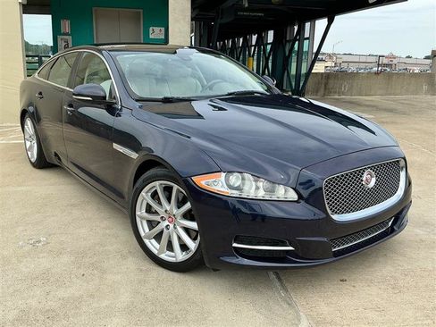 Used 2014 Jaguar XJ AWD image 7