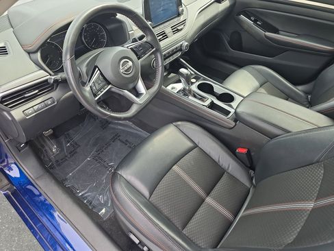 Used 2024 Nissan Altima 2.5 SR FWD image 15