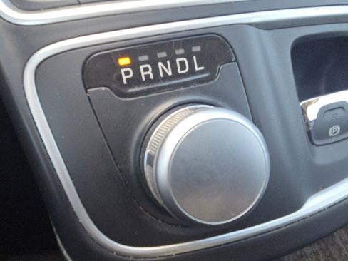 Used 2015 Chrysler 200 C image 27