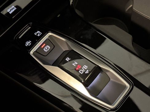 New 2025 Audi Q6 e-tron Premium Plus image 20