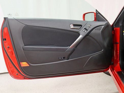 Used 2015 Hyundai Genesis 3.8 image 24