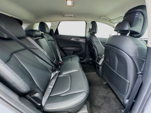 Used 2024 Kia Sportage EX FWD image 18