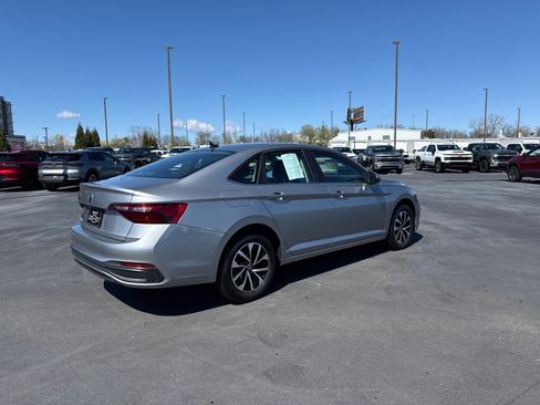 Used 2023 Volkswagen Jetta S image 3