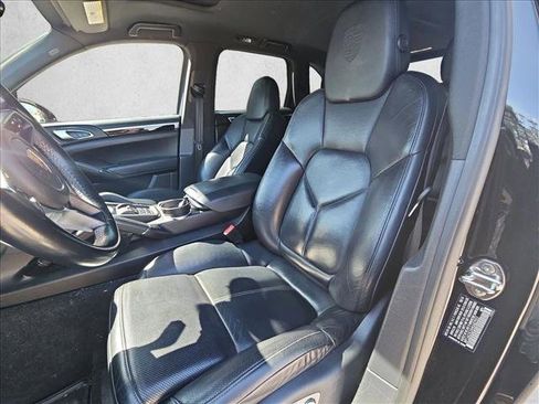 Used 2017 Porsche Cayenne Platinum Edition image 15