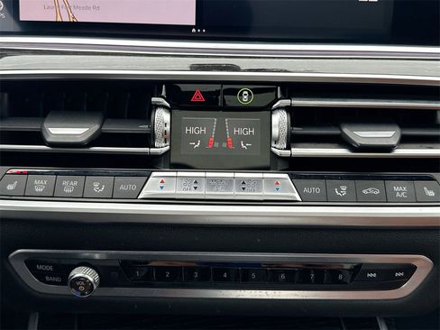 Used 2019 BMW X7 xDrive50i w/ M Sport Package image 17