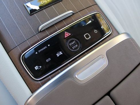 Used 2023 Mercedes-Benz EQS 580 4MATIC Sedan image 19