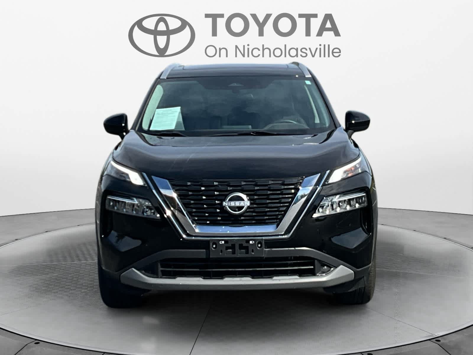 Used 2023 Nissan Rogue SV w/ SV Premium B Package FWD image 6