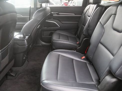 Used 2024 Kia Telluride S w/ S Sunroof Package image 19