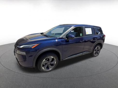 Used 2025 Nissan Rogue SV FWD image 8