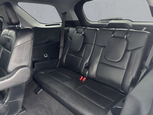 Used 2024 Ford Explorer XLT w/ Equipment Group 202A image 27