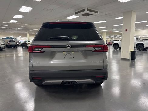 New 2026 Toyota Grand Highlander Platinum image 5