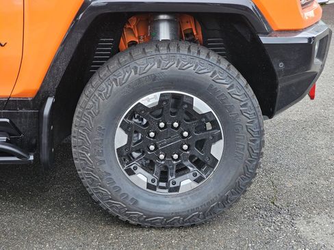 Used 2024 GMC Hummer EV 3X w/ Extreme Off-Road Package image 9
