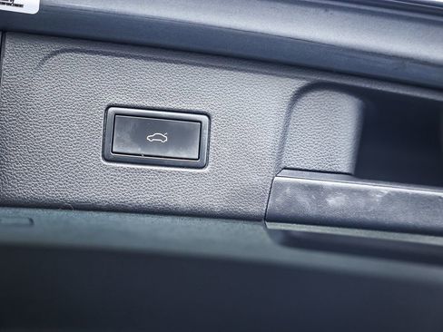 Used 2021 Volkswagen Atlas SE w/ Panoramic Sunroof Package image 38