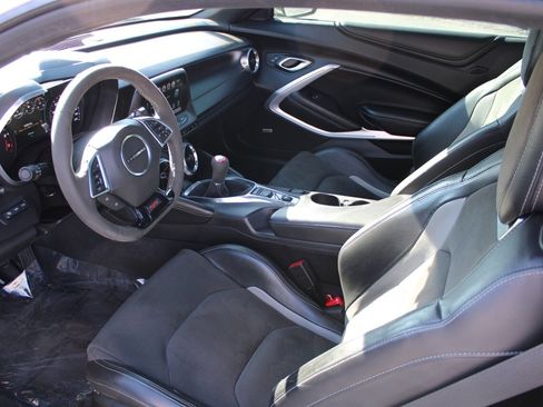 Used 2018 Chevrolet Camaro SS RWD image 19