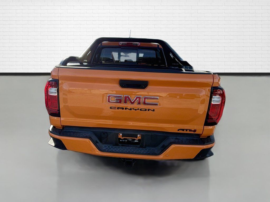 Used 2025 GMC Canyon AT4 w/ Nightfall Edition AWD/4WD image 7