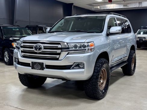 Used 2016 Toyota Land Cruiser AWD/4WD image 36