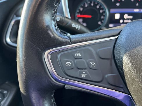 Used 2019 Chevrolet Equinox LT w/ Lights and Bright Package image 16