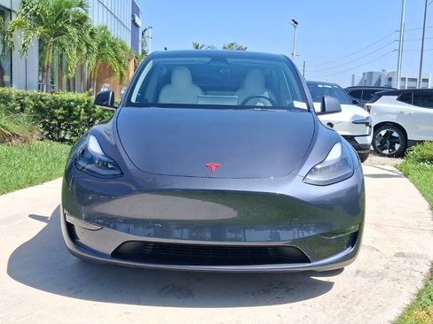Used 2022 Tesla Model Y Performance AWD/4WD image 2