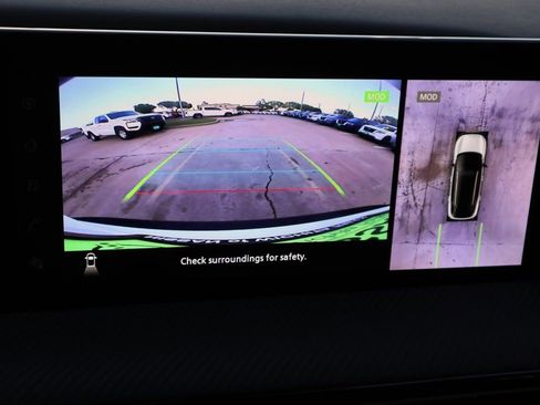 New 2025 Nissan Kicks SR image 16