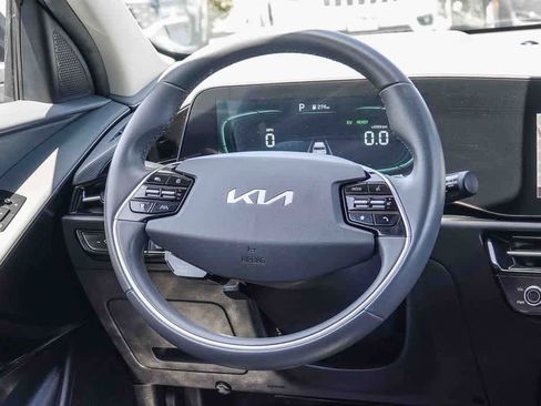 Certified 2023 Kia Niro EX FWD image 14