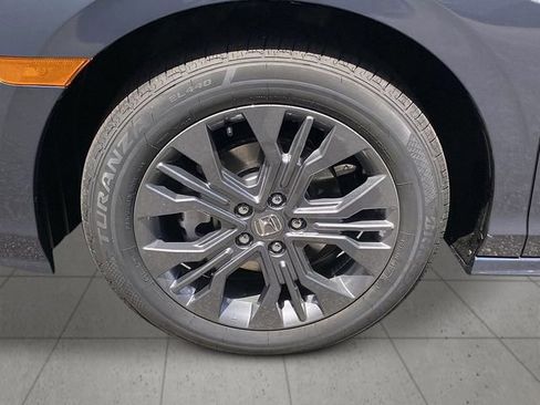 New 2026 Honda Odyssey Touring image 7