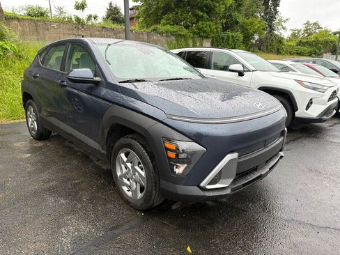 Used 2025 Hyundai Kona SE AWD/4WD image 1