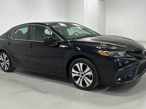Used 2021 Toyota Camry SE image 7