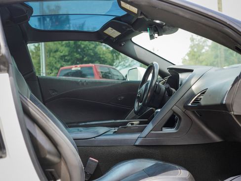Used 2015 Chevrolet Corvette Stingray Coupe RWD image 8