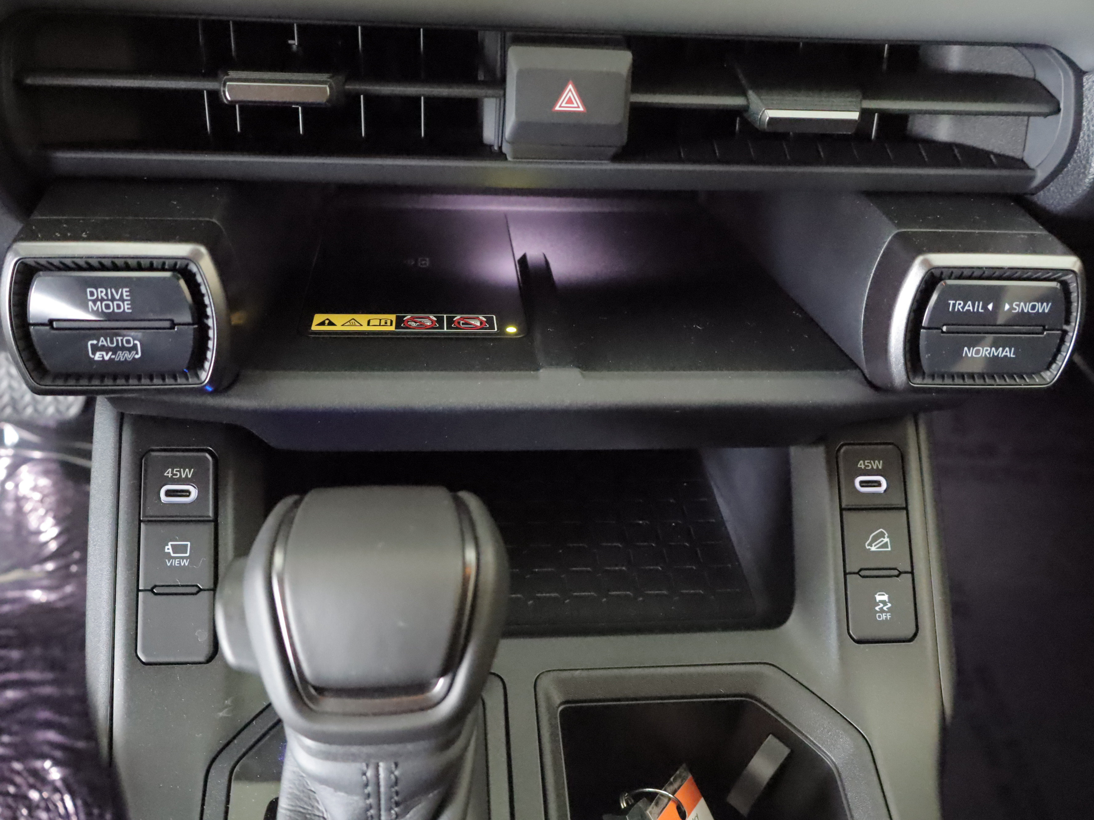 Used 2026 Toyota RAV4 XSE w/ Weather Package AWD/4WD image 17